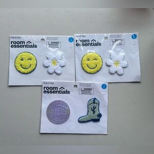 Room Essentials Yellow Smiley and White Flower Patch Set